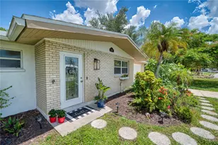 510 Dona Dr, Nokomis, FL 34275 - Photo 3