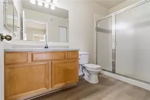 1025 Villagio Cir, Sarasota, FL 34237 - Photo 17