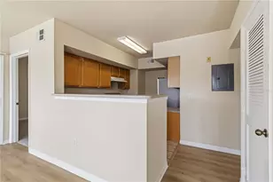 1025 Villagio Cir, Sarasota, FL 34237 - Photo 9