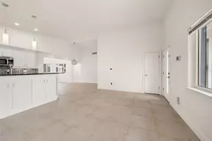 3317 Bougainvillea St, Sarasota, FL 34239 - Photo 15
