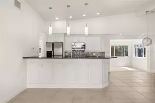 3317 Bougainvillea St, Sarasota, FL 34239 - Photo 17