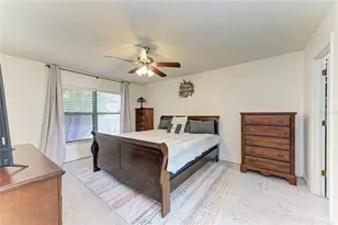 3543 65th Ave Cir E, Sarasota, FL 34243 - Photo 15