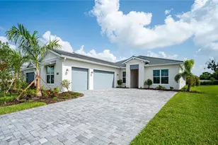 17547 Palmiste Dr, Bradenton, FL 34202 - Photo 1