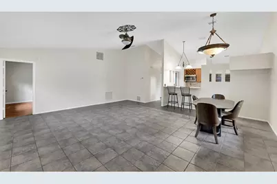 5015 Barrington Circle #201, Sarasota, FL 34234 - Photo 21