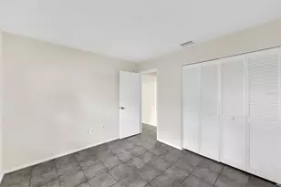 5015 Barrington Cir, Sarasota, FL 34234 - Photo 15