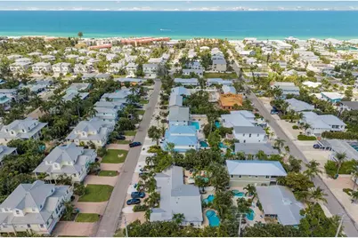 324 64th Street, Holmes Beach, FL 34217 - Photo 37