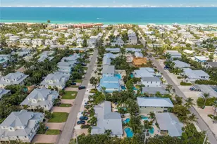 324 64th St, Holmes Beach, FL 34217 - Photo 37