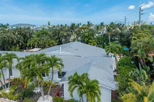 324 64th St, Holmes Beach, FL 34217 - Photo 35