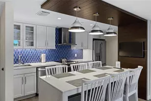 210 Sands Point Rd, Longboat Key, FL 34228 - Photo 15