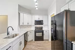 8908 71st Ave E, Palmetto, FL 34221 - Photo 13