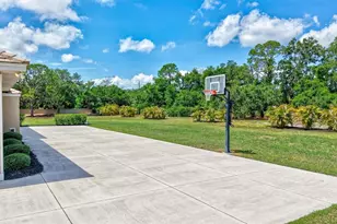1045 Fox Creek Dr, Sarasota, FL 34240 - Photo 21