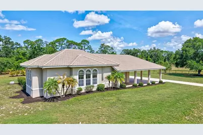1045 Fox Creek Drive, Sarasota, FL 34240 - Photo 13