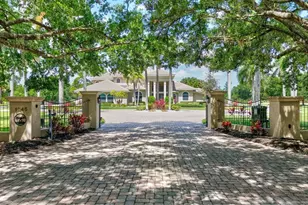 1045 Fox Creek Dr, Sarasota, FL 34240 - Photo 1