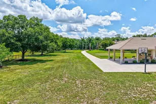 1045 Fox Creek Dr, Sarasota, FL 34240 - Photo 23