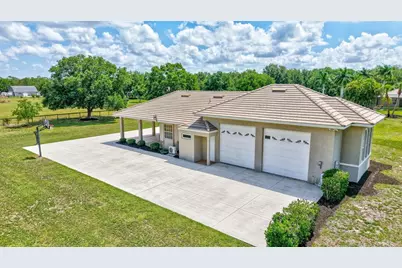 1045 Fox Creek Drive, Sarasota, FL 34240 - Photo 19