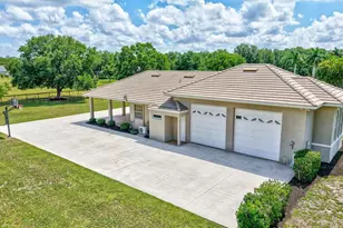 1045 Fox Creek Dr, Sarasota, FL 34240 - Photo 19