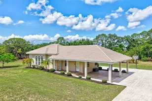 1045 Fox Creek Dr, Sarasota, FL 34240 - Photo 15