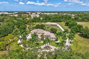 1045 Fox Creek Dr, Sarasota, FL 34240 - Photo 9
