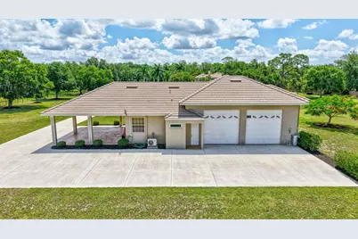 1045 Fox Creek Drive, Sarasota, FL 34240 - Photo 17