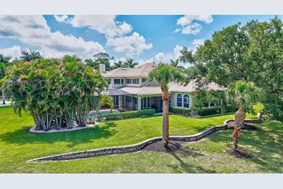 1045 Fox Creek Drive, Sarasota, FL 34240 - Photo 11