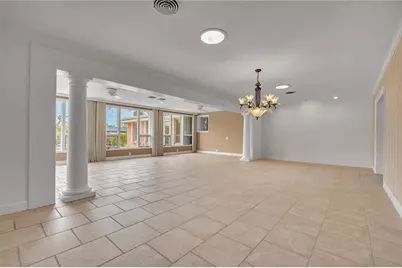 609 Laguna Drive, Venice, FL 34285 - Photo 5