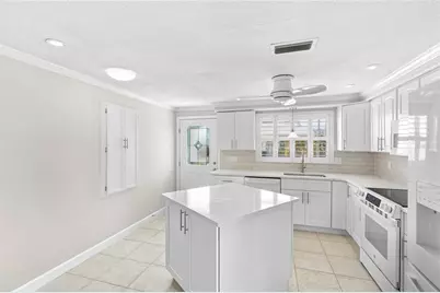 602 Spanish Drive S #115, Longboat Key, FL 34228 - Photo 9