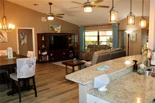 512 Boxwood Ln, Englewood, FL 34223 - Photo 3