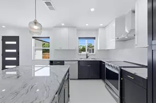 201 Honore Ave, Sarasota, FL 34232 - Photo 29