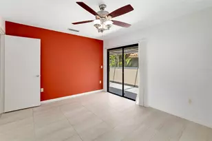 4820 Kestral Park Cir, Sarasota, FL 34231 - Photo 17
