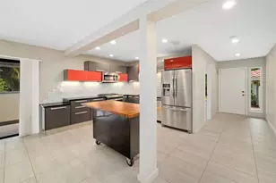 4820 Kestral Park Cir, Sarasota, FL 34231 - Photo 11