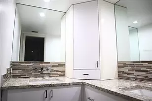 4820 Kestral Park Cir, Sarasota, FL 34231 - Photo 13