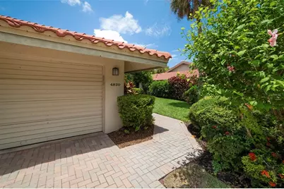 4820 Kestral Park Circle #18, Sarasota, FL 34231 - Photo 3