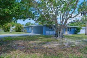 993 Gary St, Sarasota, FL 34234 - Photo 5