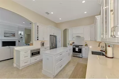 13987 Siena Loop, Bradenton, FL 34202 - Photo 9