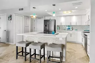 800 Benjamin Franklin Dr, Sarasota, FL 34236 - Photo 7