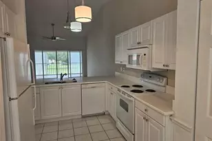 4202 Caddie Dr E, Bradenton, FL 34203 - Photo 5