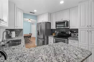 4204 Prairie View Dr, Sarasota, FL 34232 - Photo 7