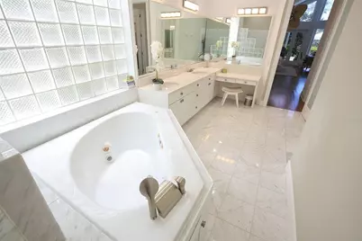 3527 Fair Oaks Lane, Longboat Key, FL 34228 - Photo 31