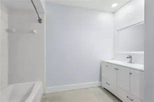 5710 Doral Ct, Sarasota, FL 34238 - Photo 29