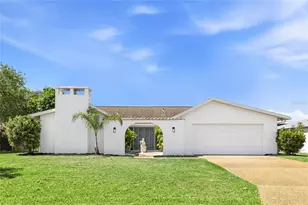 5710 Doral Ct, Sarasota, FL 34238 - Photo 3