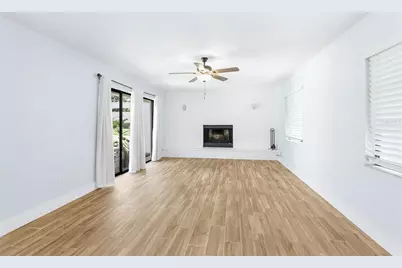 5710 Doral Court, Sarasota, FL 34238 - Photo 9
