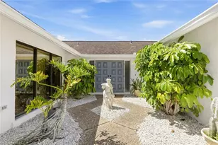 5710 Doral Ct, Sarasota, FL 34238 - Photo 5