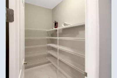 2914 Esmeralda Drive, Sarasota, FL 34243 - Photo 5