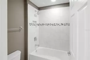 2914 Esmeralda Dr, Sarasota, FL 34243 - Photo 13