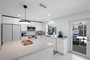 3119 Rose St, Sarasota, FL 34239 - Photo 9