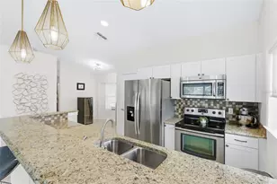 4718 61st Ave Terrace W, Bradenton, FL 34210 - Photo 9