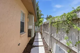 1844 Marbeth St, Sarasota, FL 34231 - Photo 7