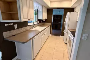 2729 Nodosa Dr, Sarasota, FL 34232 - Photo 9