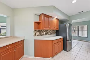 227 Southampton Dr, Venice, FL 34293 - Photo 15