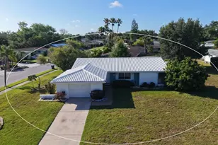 2822 Safe Harbor Cir, Sarasota, FL 34231 - Photo 7